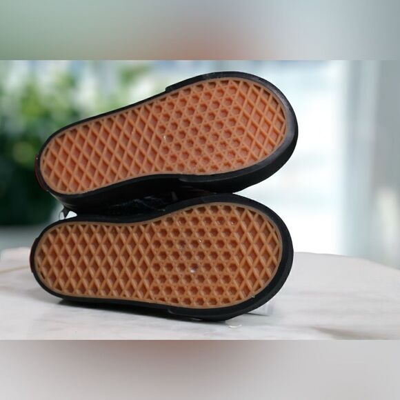 🔥🔥 Vans X Disney 100 Toddler Kids SK8-Hi Zip Villains Size 6 - Picture 11 of 16